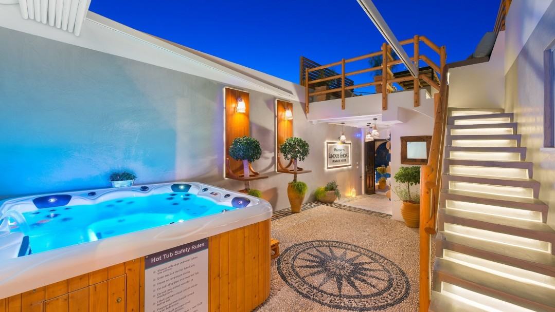 Lindos Shore Summer House with Jacuzzi